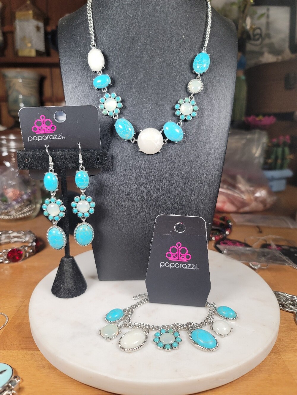 paparazzi Turquoise and White Floral Accent Necklace, Bracelet & Earring Set
